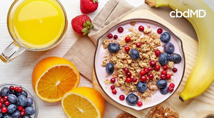 bowl of cereal and banana for healthy breakfast